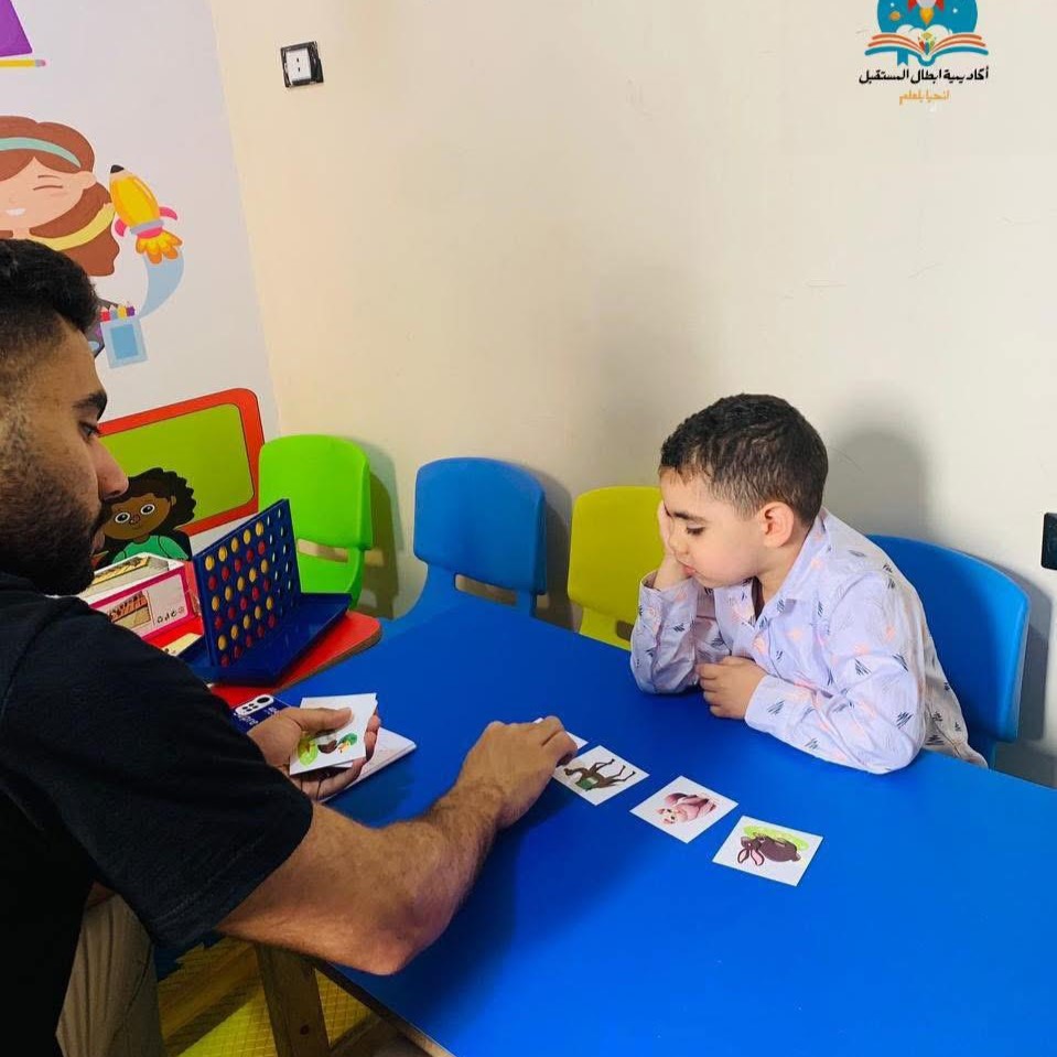 تعديل سلوك الاطفال في اكاديمية ابطال المستقبل
